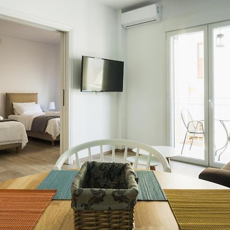 Comfort Zone Apartment In The Heart Of Atenas Exterior foto